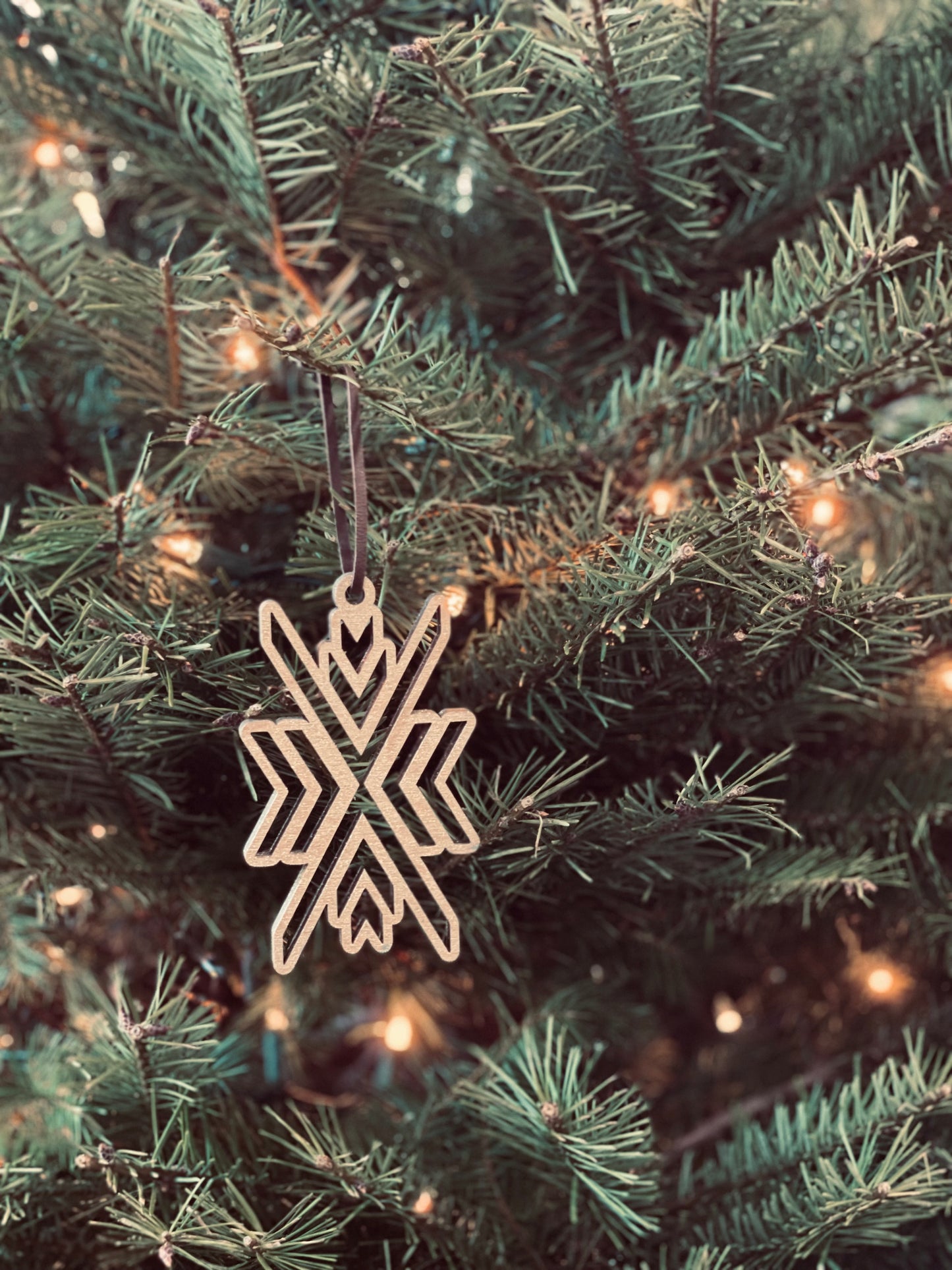 xChevron Single Layer Ornament