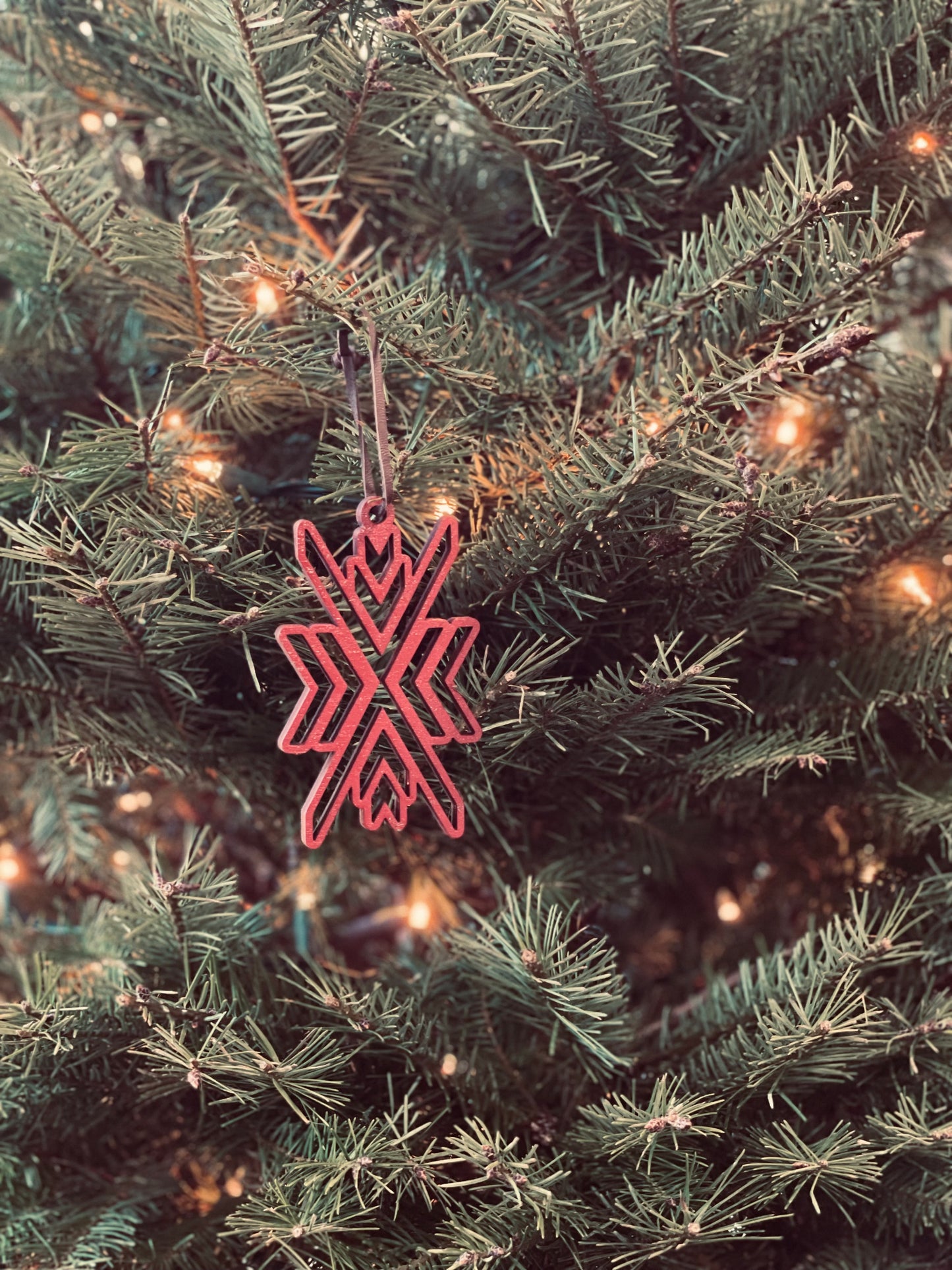 xChevron Single Layer Ornament